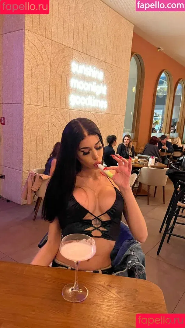 Vanya / Vanyilla_ / vanyilla Onlyfans Photo Gallery 