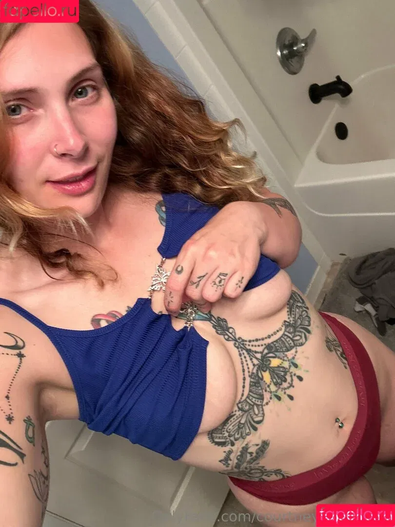 courtneycorsetfree / courtneyrowanfree Onlyfans Photo Gallery 