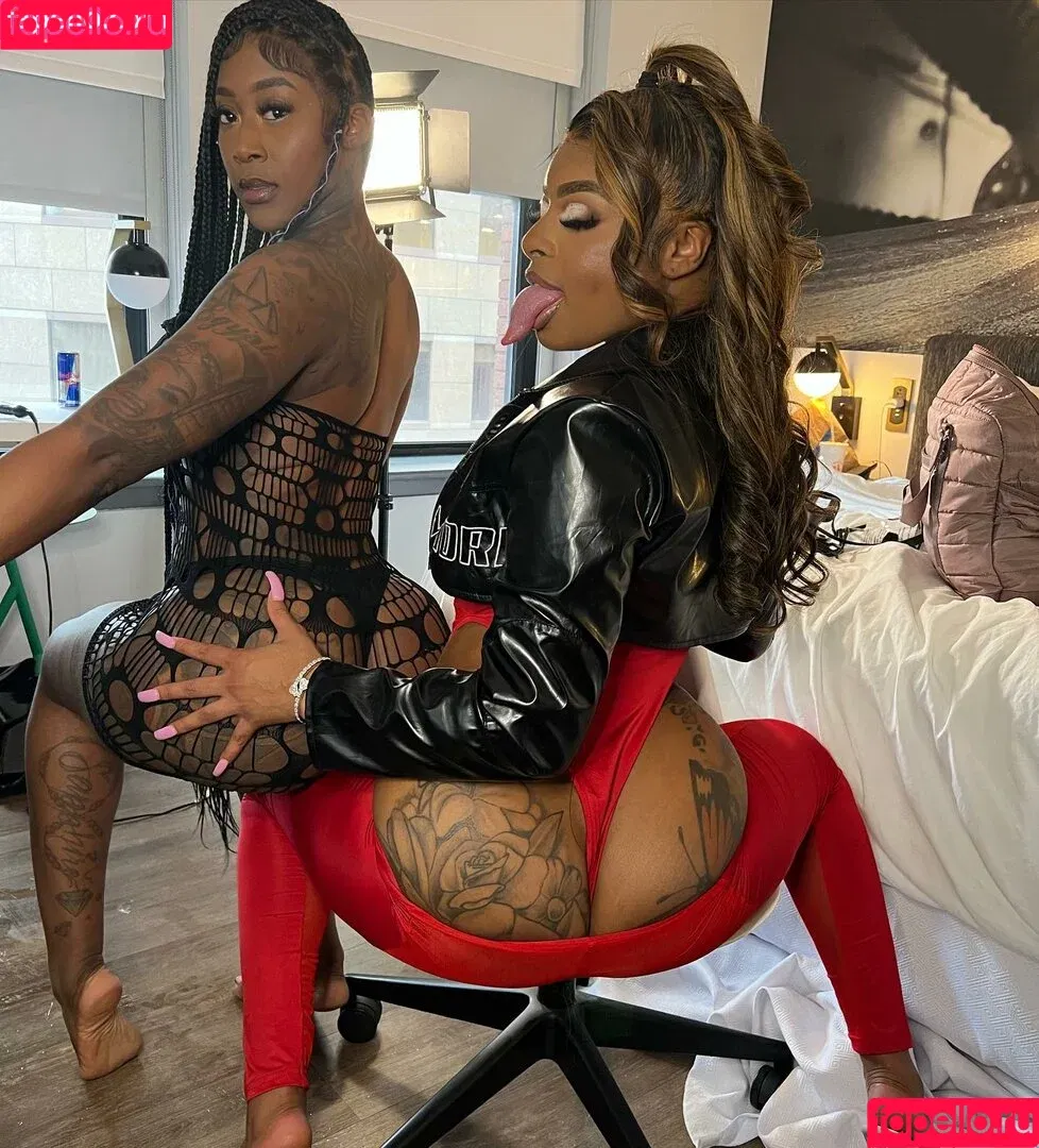 Long Tongue Fetish / _longtonguelewis / diqueentongue / longtonguelewis Onlyfans Photo Gallery 