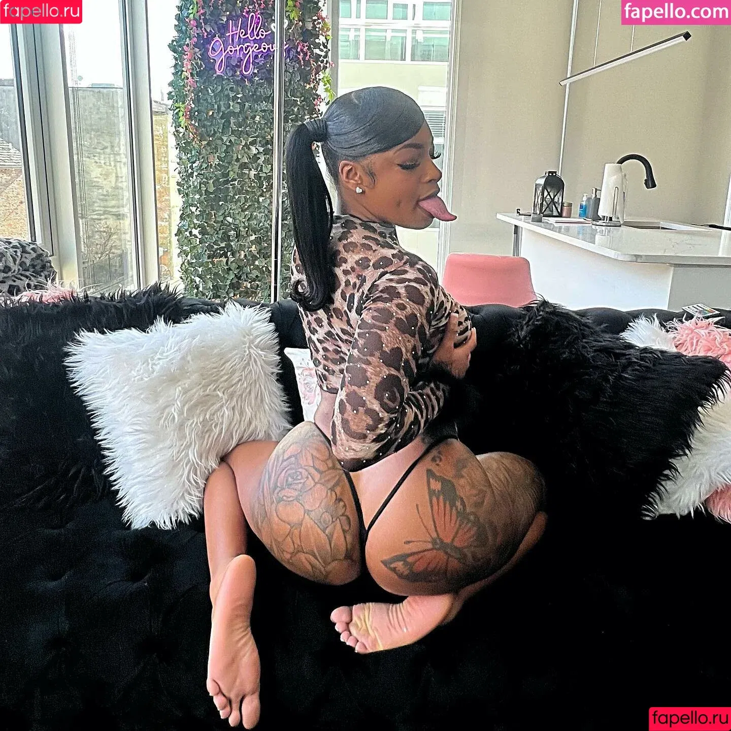 Long Tongue Fetish / _longtonguelewis / diqueentongue / longtonguelewis Onlyfans Photo Gallery 