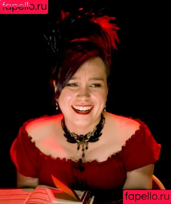 Ellen Rose / ellenrosee / icklenellierose / outsidextra Onlyfans Photo Gallery 