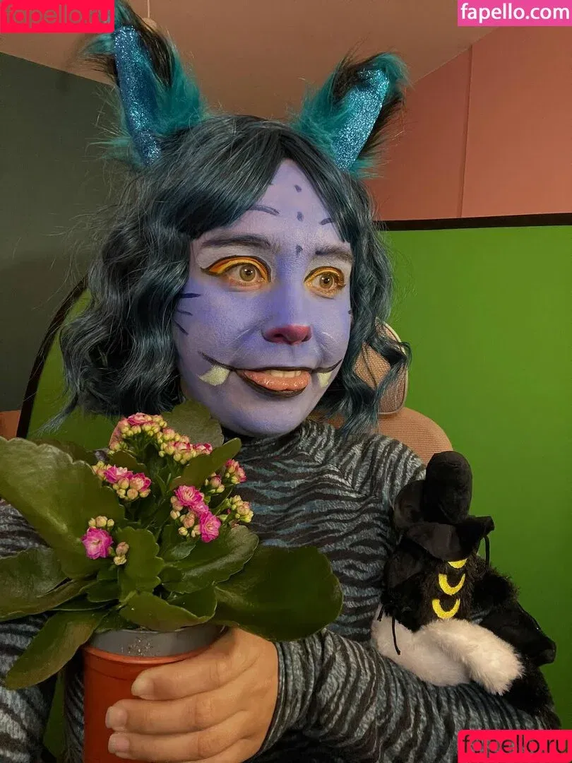 Ellen Rose / ellenrosee / icklenellierose / outsidextra Onlyfans Photo Gallery 