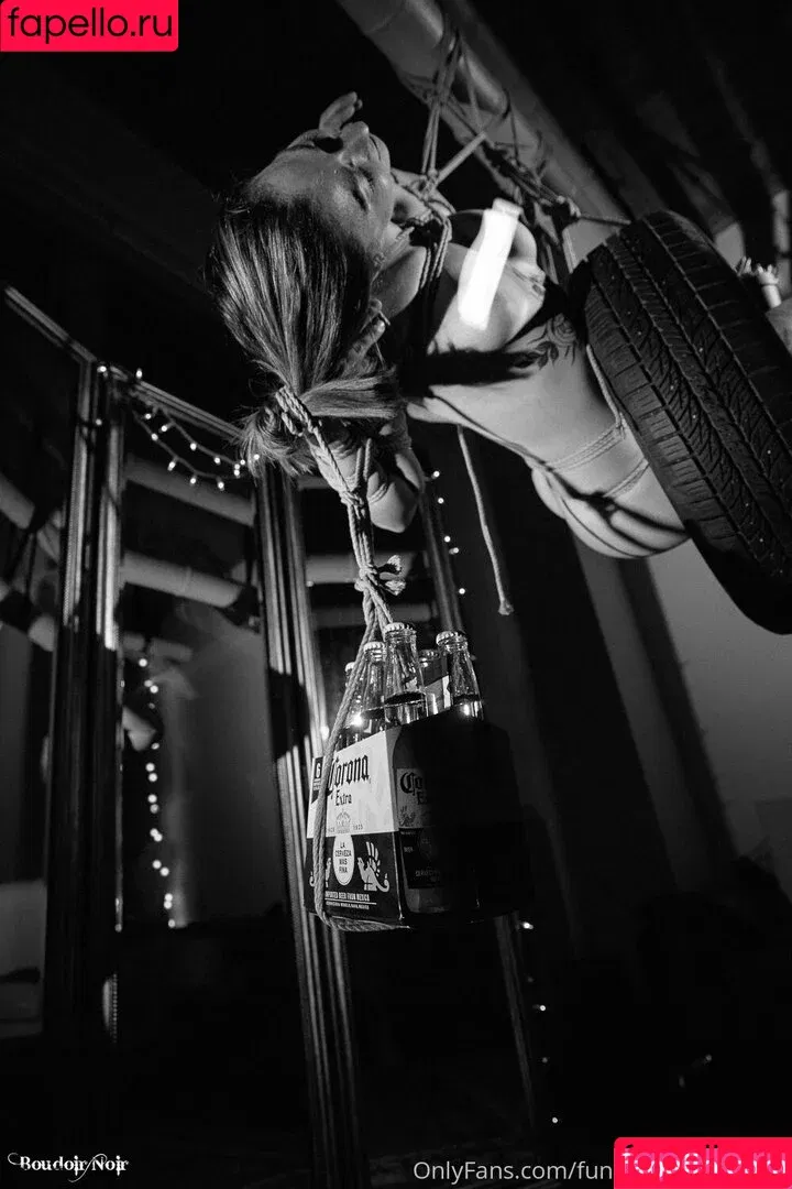 about_the_beard / funsizedbr0wneyes Onlyfans Photo Gallery 