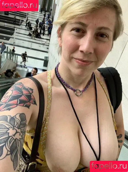 KaraTart / equalopportunitytart / karatcart Onlyfans Photo Gallery 