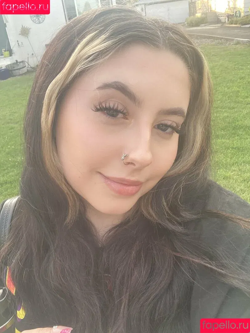 BigBittyLexie / peachesndmelons Onlyfans Photo Gallery 