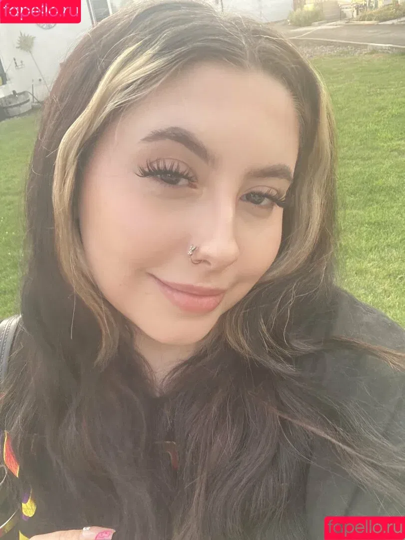 BigBittyLexie / peachesndmelons Onlyfans Photo Gallery 