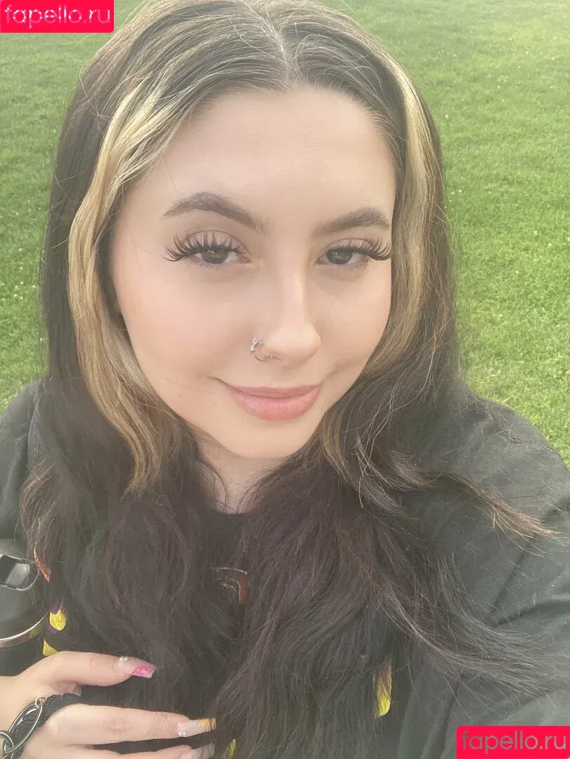 BigBittyLexie / peachesndmelons Onlyfans Photo Gallery 