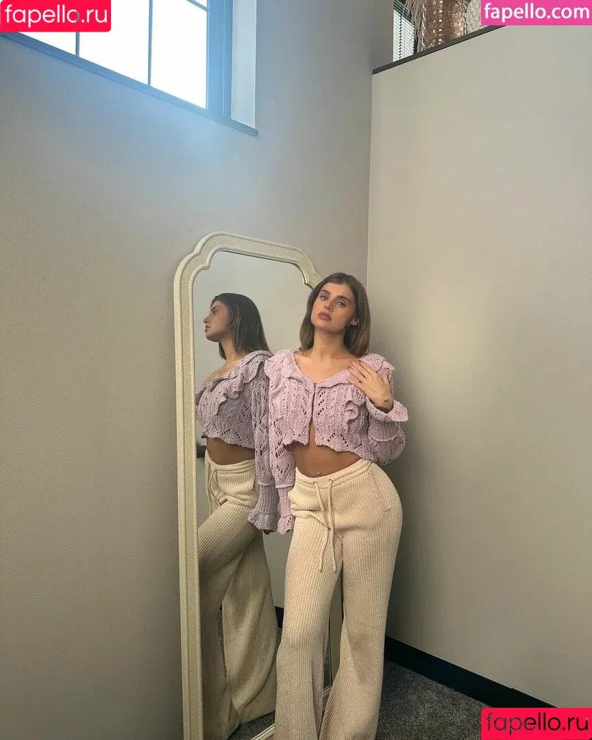 AAri / xxaari8 Onlyfans Photo Gallery 