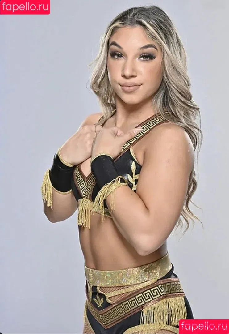 Thea Hail / theahail_wwe Onlyfans Photo Gallery 