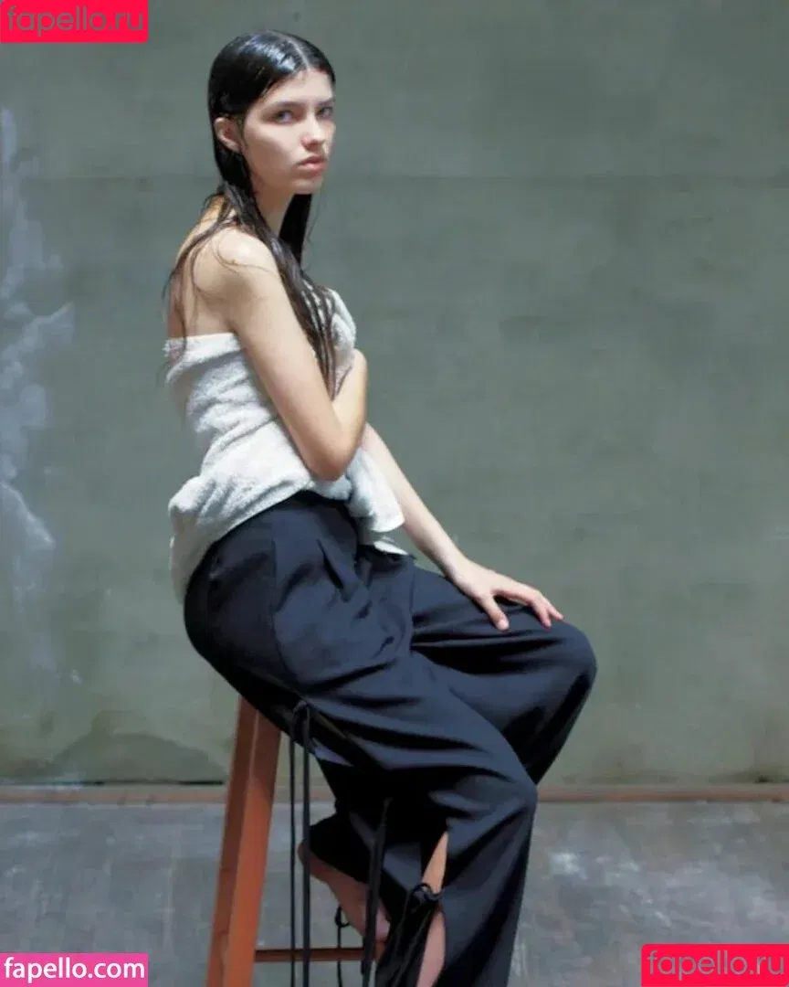 Bianca Censori / bianca.censori_official / biancacensori_official Onlyfans Photo Gallery 