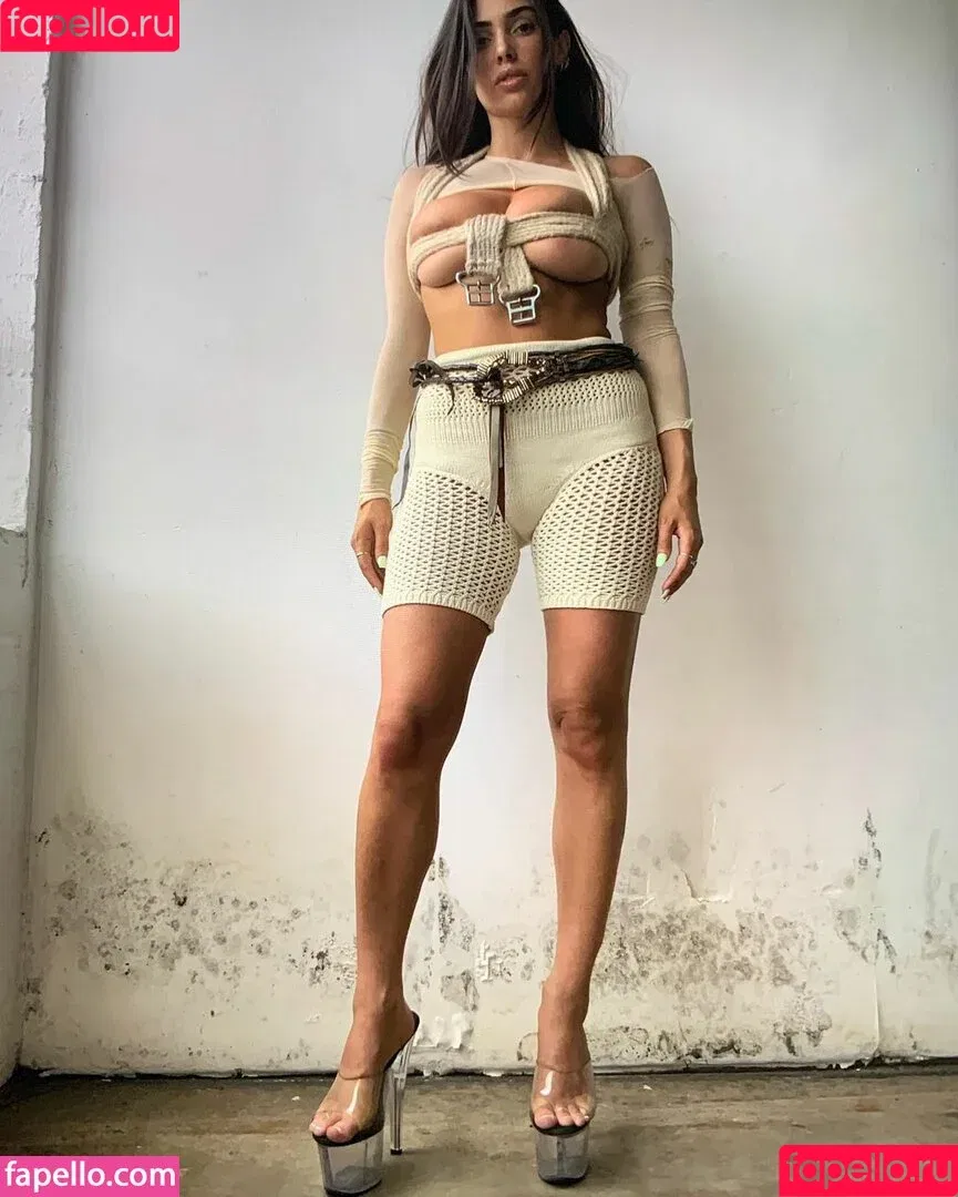 Bianca Censori / bianca.censori_official / biancacensori_official Onlyfans Photo Gallery 