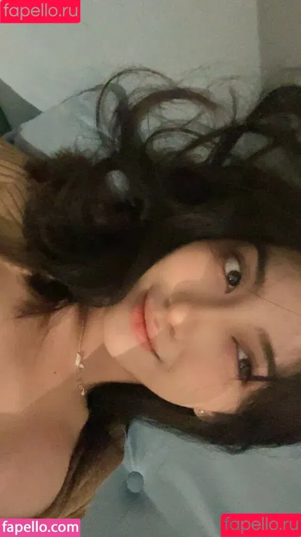 Risaatjan / notriissaaa Onlyfans Photo Gallery 