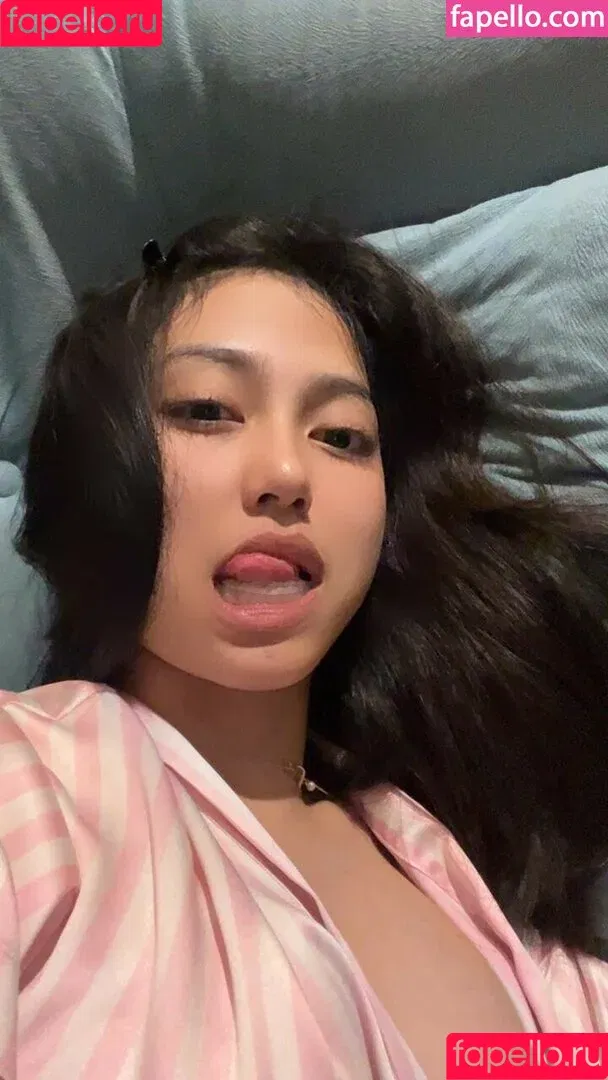 Risaatjan / notriissaaa Onlyfans Photo Gallery 