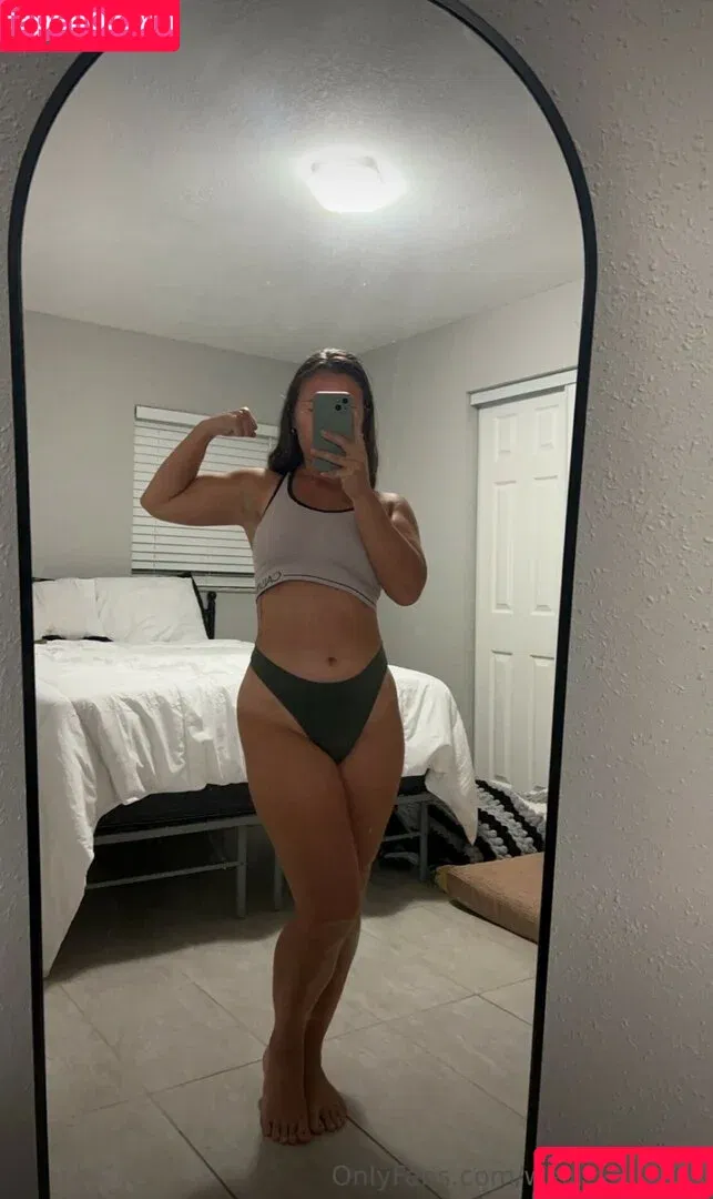 Kayla Moore / Wellnesswifey / kaylaelizabethmoore Onlyfans Photo Gallery 