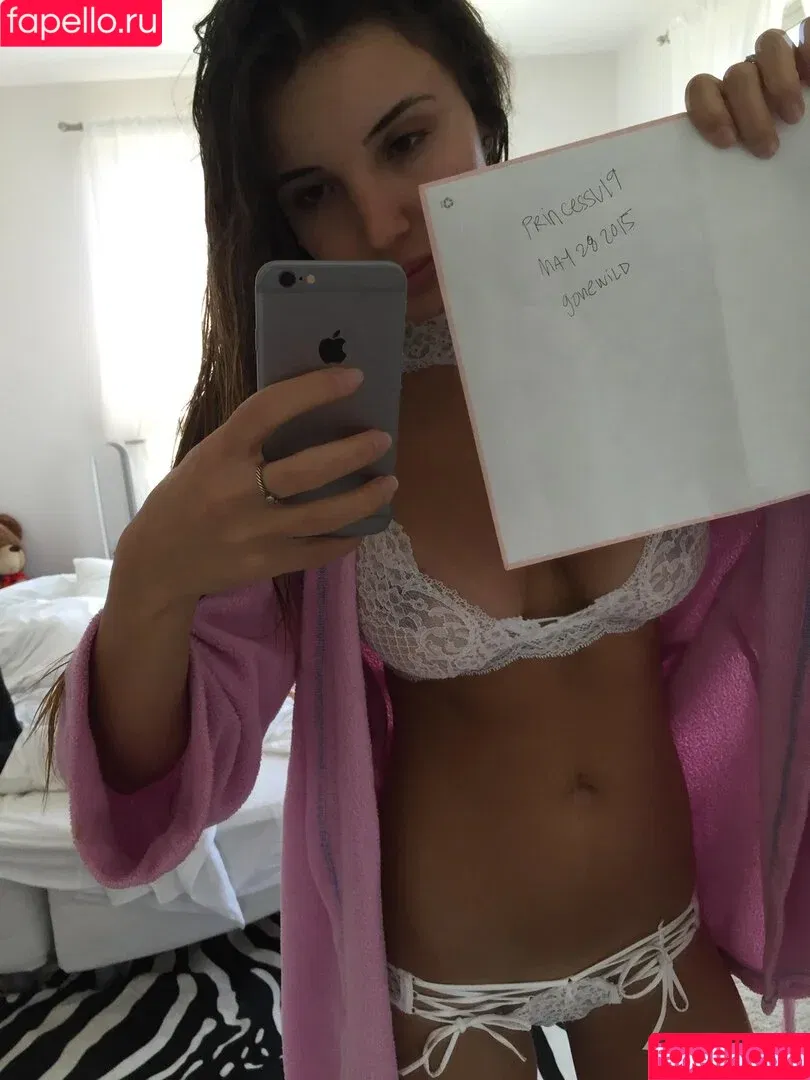 princessv / thv Onlyfans Photo Gallery 