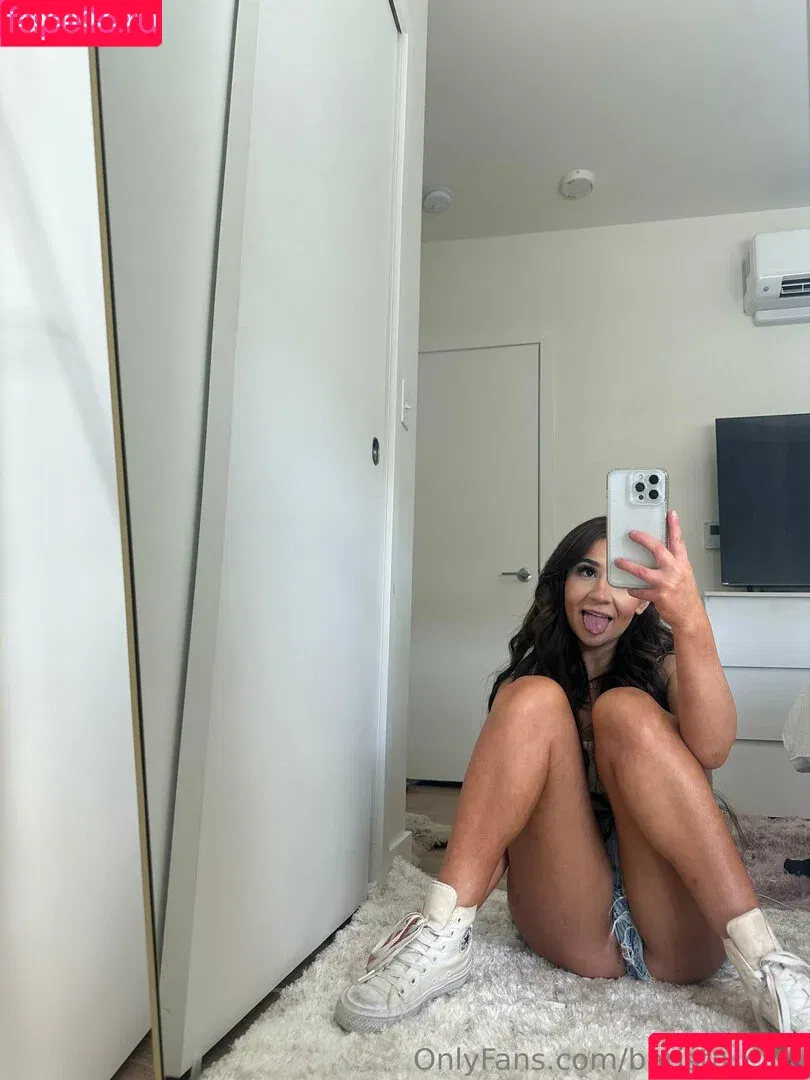 barista_cam Onlyfans Photo Gallery 