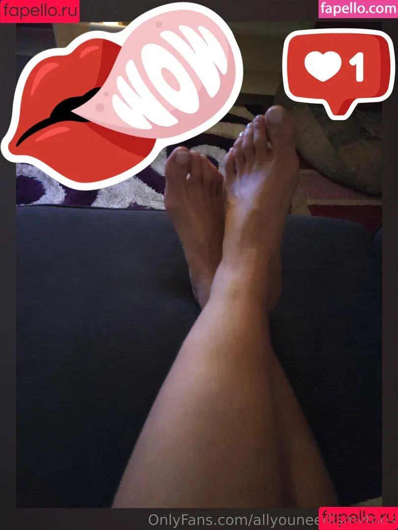 allyouneedismytoes / allyouneedissmood Onlyfans Photo Gallery 
