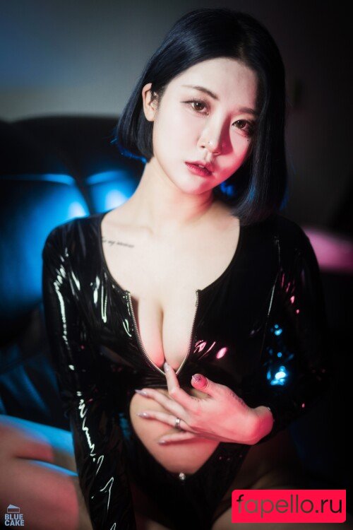 Bomi Nude Onlyfans Photo 24