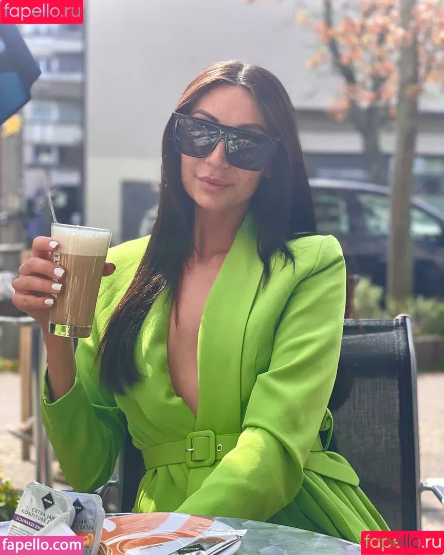 Alison / alison_on / allisonbickerstaff / https: / juicy.alison Onlyfans Photo Gallery 