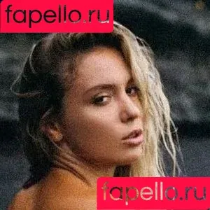 Polina Azarova / Pollymodel / polina_azarova Onlyfans Photo Gallery 