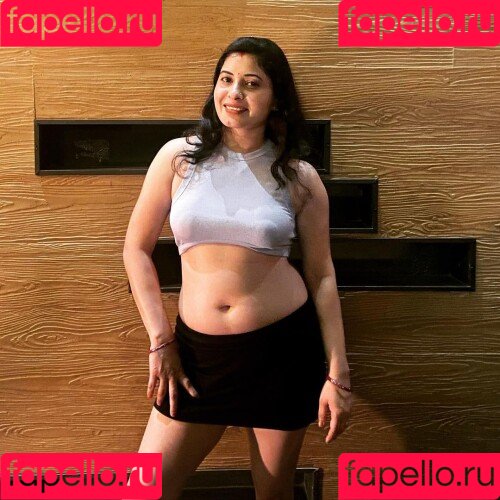 Renu Chandra Onlyfans Photo Gallery 