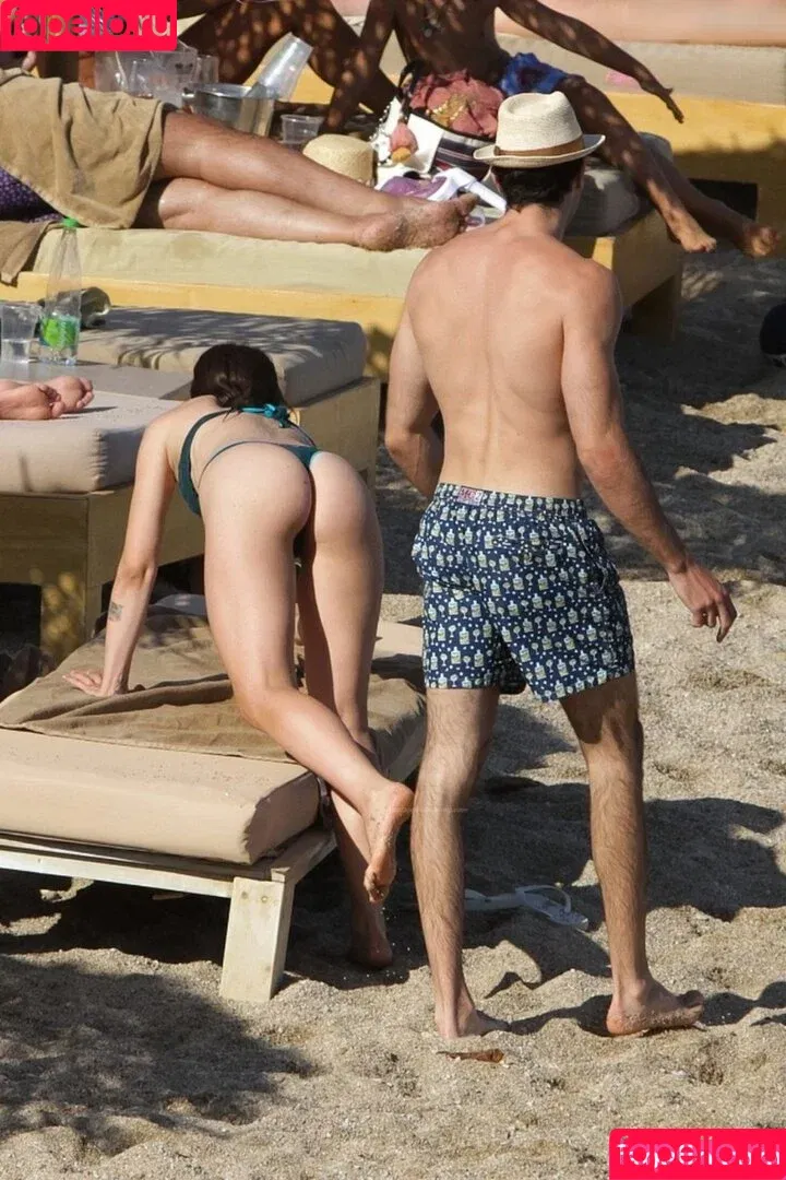 Aurora Ramazzotti / Michelle Hunziker's daughter / nichtvondieserweltofficial Onlyfans Photo Gallery 