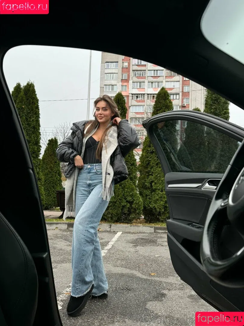 YOUR TASHA / tashaghouri / your.tasha Onlyfans Photo Gallery 