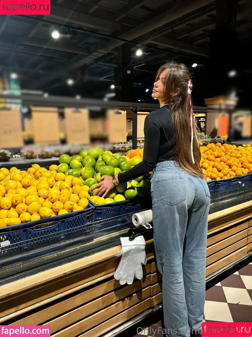 YOUR TASHA / tashaghouri / your.tasha Onlyfans Photo Gallery 