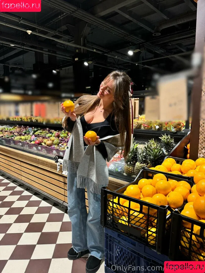 YOUR TASHA / tashaghouri / your.tasha Onlyfans Photo Gallery 