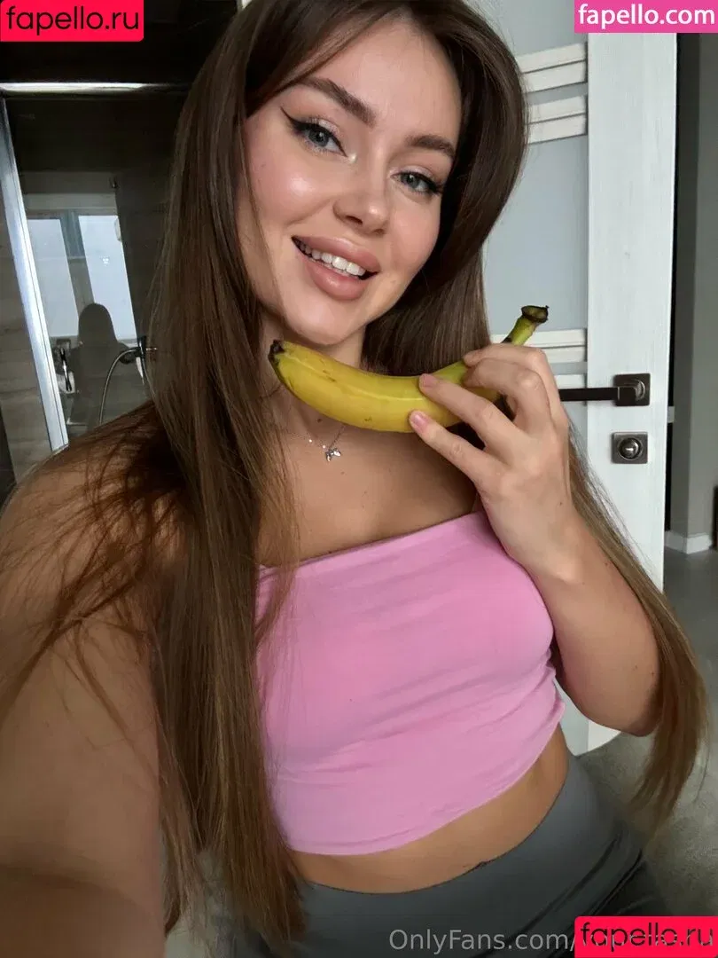 YOUR TASHA / tashaghouri / your.tasha Onlyfans Photo Gallery 