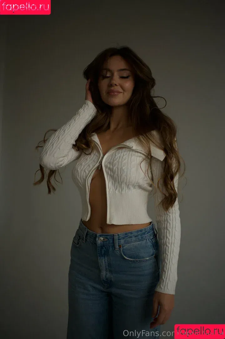 YOUR TASHA / tashaghouri / your.tasha Onlyfans Photo Gallery 