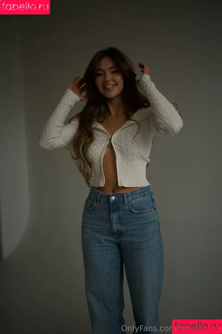 YOUR TASHA / tashaghouri / your.tasha Onlyfans Photo Gallery 