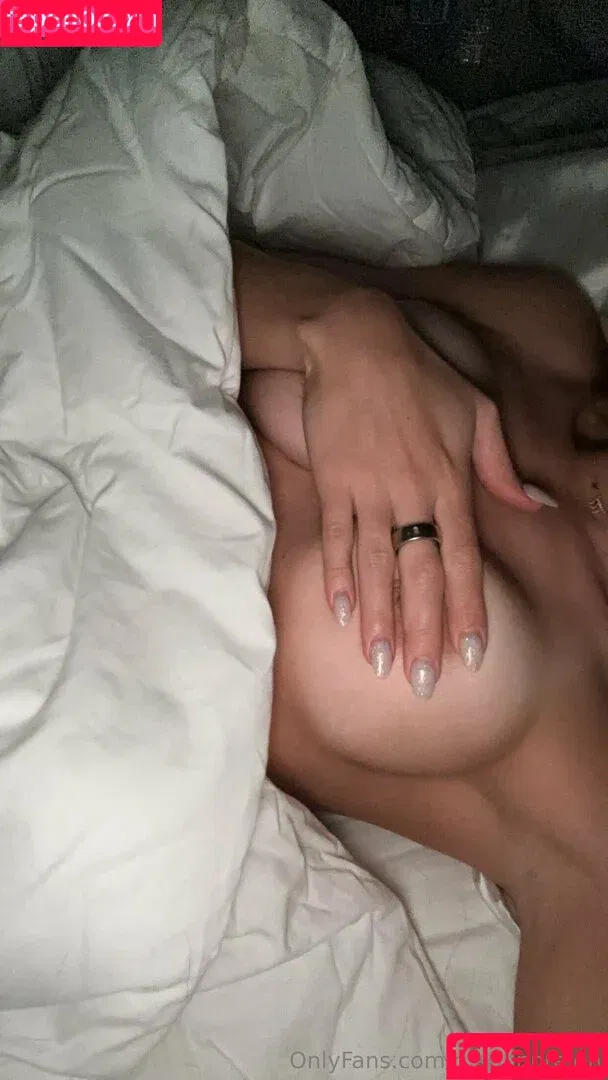 megannreign / meganrain Onlyfans Photo Gallery 