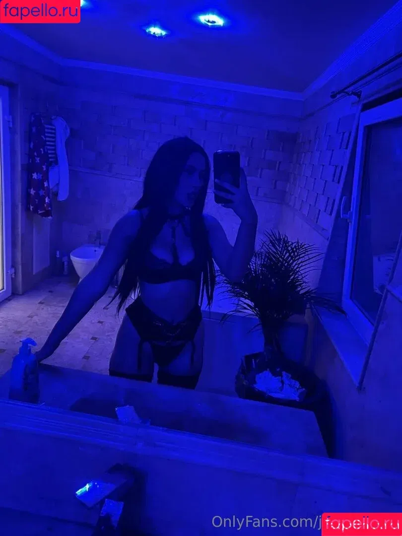 jenniferrey / mrs._jayrey Onlyfans Photo Gallery 