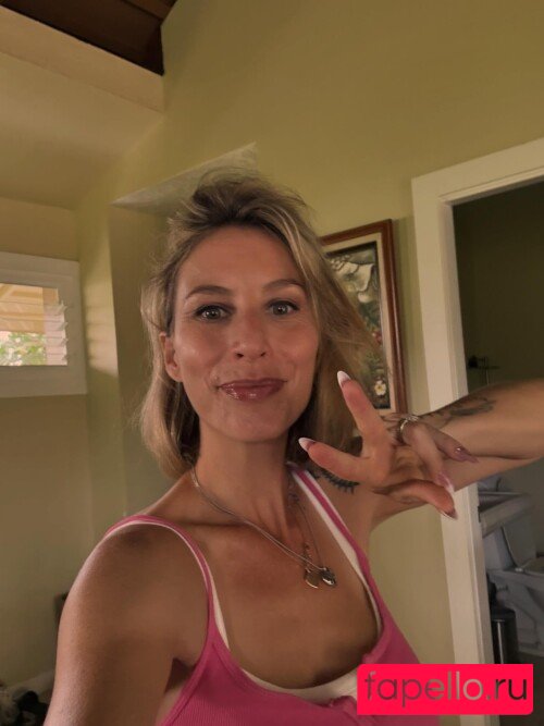 Lyssa Chapman Nude Onlyfans Photo 5
