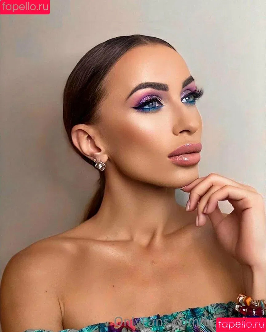 Anastasia / Olga Rode / ana_50shades / crypto_witch888 Onlyfans Photo Gallery 