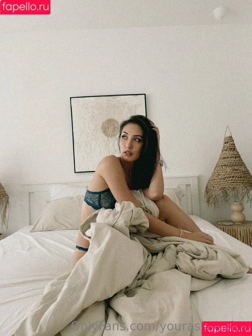 alicefchen / yourasianminx Onlyfans Photo Gallery 