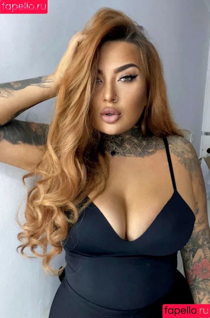 Karolina Francesca / karolina.francesca / karolinafranx / kazzx Onlyfans Photo Gallery 