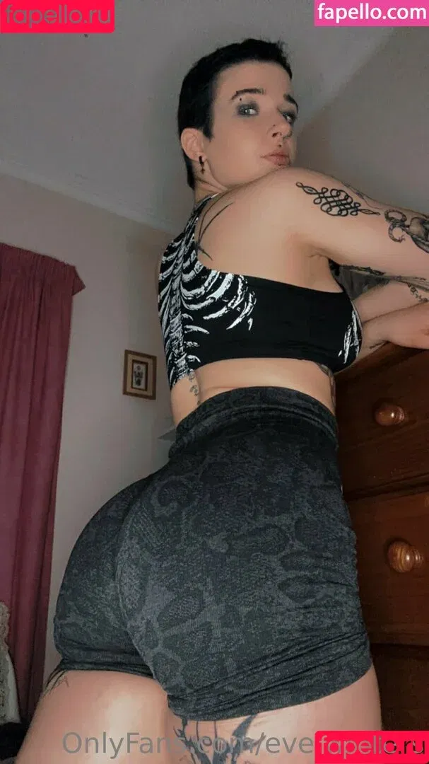 Eve.winters / evewintersgym Onlyfans Photo Gallery 