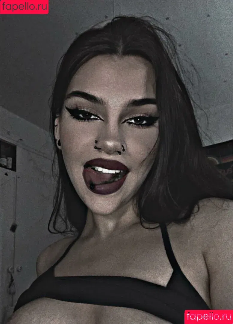 Lilbabybatsy / cinnamonspicexoxo Onlyfans Photo Gallery 