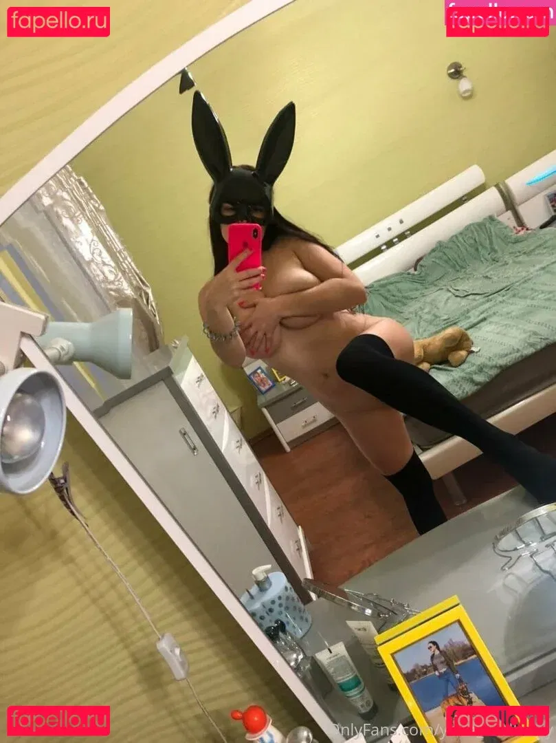 yanamulberry Onlyfans Photo Gallery 