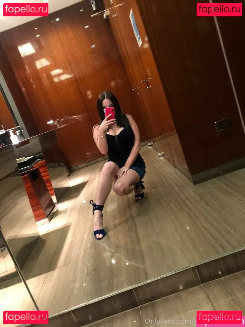 yanamulberry Onlyfans Photo Gallery 