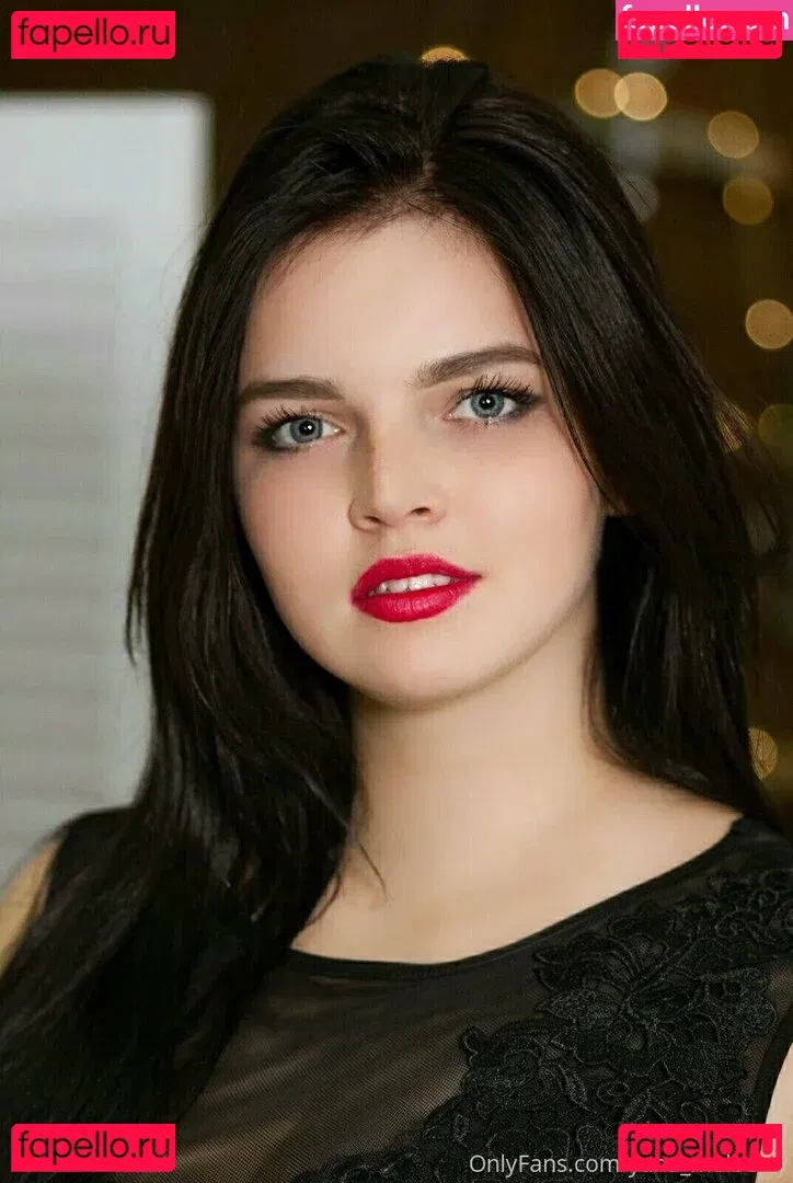 yanamulberry Onlyfans Photo Gallery 