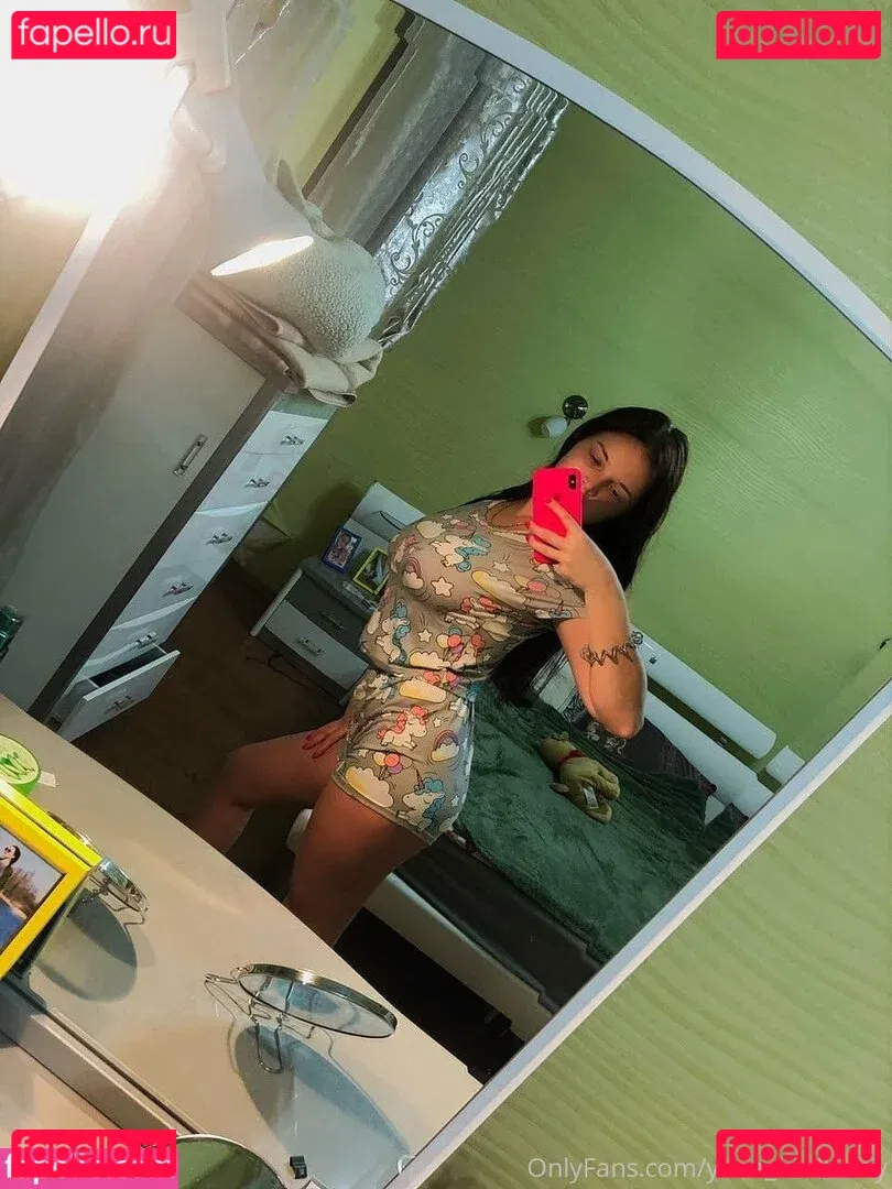 yanamulberry Onlyfans Photo Gallery 