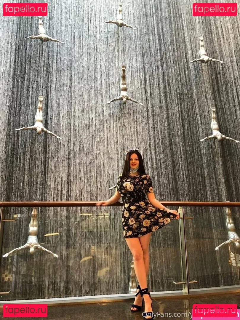 yanamulberry Onlyfans Photo Gallery 