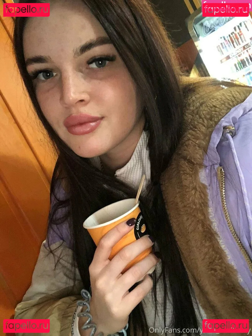 yanamulberry Onlyfans Photo Gallery 