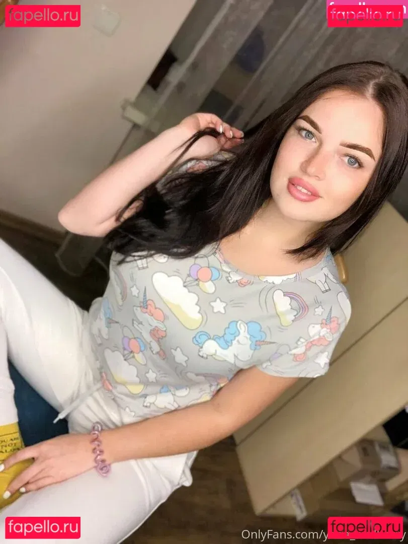 yanamulberry Onlyfans Photo Gallery 