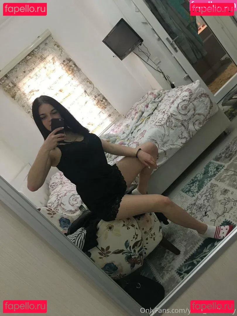 yanamulberry Onlyfans Photo Gallery 