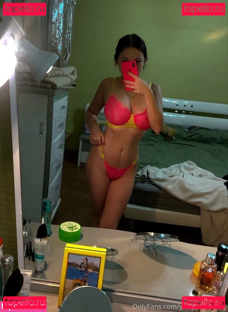 yanamulberry Onlyfans Photo Gallery 