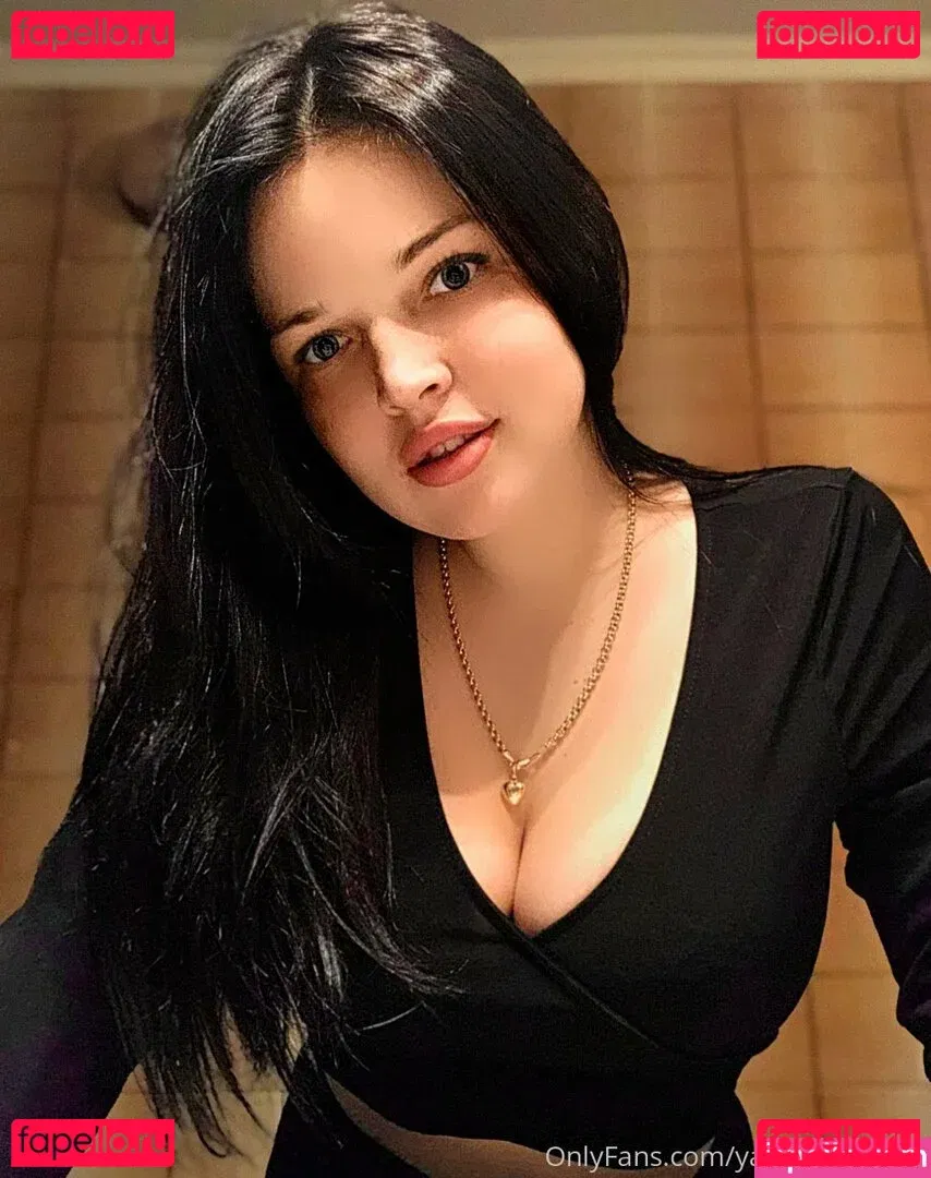 yanamulberry Onlyfans Photo Gallery 